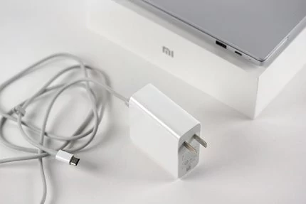 01AE000008569242-photo-xiaomi-mi-notebook-air-11.jpg