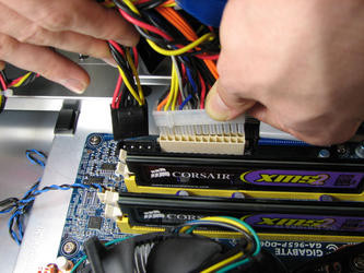 000000FA00411710-photo-montage-pc-bloc-alimentation-1.jpg