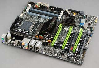 000000DC00701650-photo-evga-nforce-780i-sli.jpg