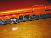 00D2000000113199-photo-xbook-cl56-15-l-arri-re-renferme-l-essentiel-des-connecteurs.jpg