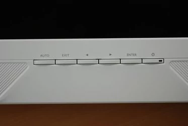 000000FA00665136-photo-lcd-24-pouces-belinea-o-display-24-4-1.jpg