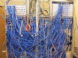 00A0000003413434-photo-sysadmin-cables-r-seau-serveurs.jpg