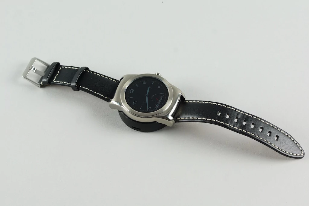 08102500-photo-lg-watch-urbane5.jpg