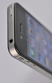 0000012204664774-photo-apple-iphone-4s-close-up-7.jpg