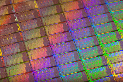 0000011803857602-photo-wafer-intel-sandy-bridge.jpg