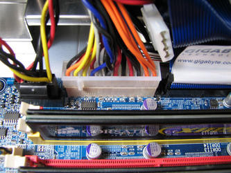 000000FA00411711-photo-montage-pc-bloc-alimentation-2.jpg