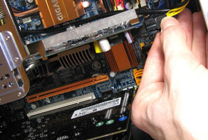 000000C800411743-photo-montage-pc-carte-graphique-pci-express.jpg