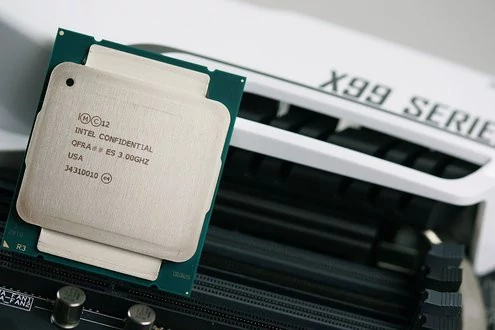 01EF000007577677-photo-intel-x99-13.jpg