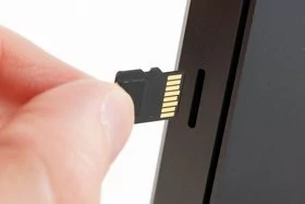 0118000005957564-photo-surface-pro-gp-slot-microsd.jpg