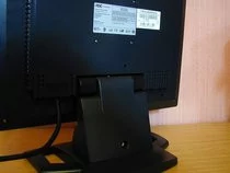 00D2000000080772-photo-aoc-lm720a-dos.jpg