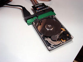 000000D200466135-photo-samsung-mh80-disque-dur-hybride.jpg