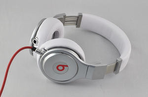 012C000004620778-photo-beats-pro-max.jpg