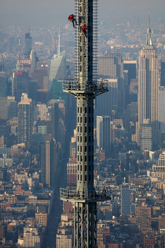 0230000008462696-photo-new-york-times-magazine-man-on-spire-jimmy-chin.jpg