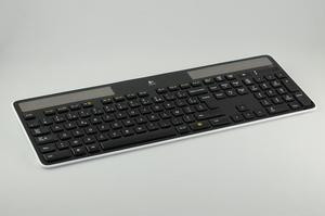 012C000003964826-photo-logitech-wireless-solar-keyboard-k750-perspective-1.jpg