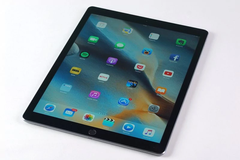 Sans Marque Etui iPad Pro 9,7 1ère génération (2016) - 360° - Noir à prix  pas cher
