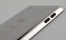 0000008C03535088-photo-apple-ipod-2010-ipod-touch-closeup-2.jpg