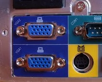 00D2000000056303-photo-shuttle-sn41g2-deux-ports-vga-15-broches.jpg