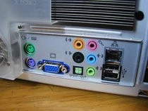 00D2000000060725-photo-abit-digidice-de-nombreux-connecteurs-audios-sur-le-digidice.jpg