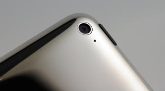 000000B403535086-photo-apple-ipod-2010-ipod-touch-closeup-1.jpg