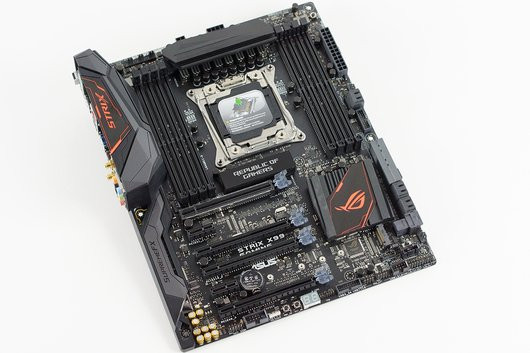 0212000008466152-photo-asus-strix-x99-gaming-2.jpg