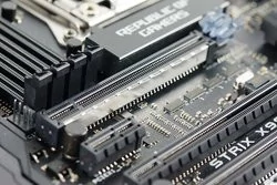00FA000008466154-photo-asus-strix-x99-gaming-3.jpg