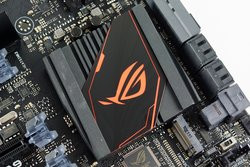 00FA000008466160-photo-asus-strix-x99-gaming-6.jpg