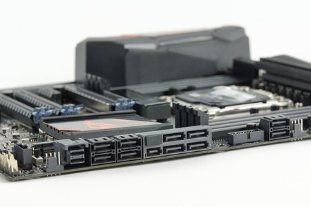 01C2000008466164-photo-asus-strix-x99-gaming-8.jpg