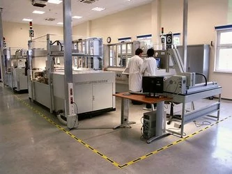 000000FA00200852-photo-usine-tourne-pages.jpg