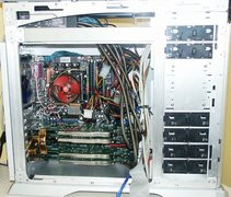 000000B400298397-photo-machine-quad-sli-2.jpg