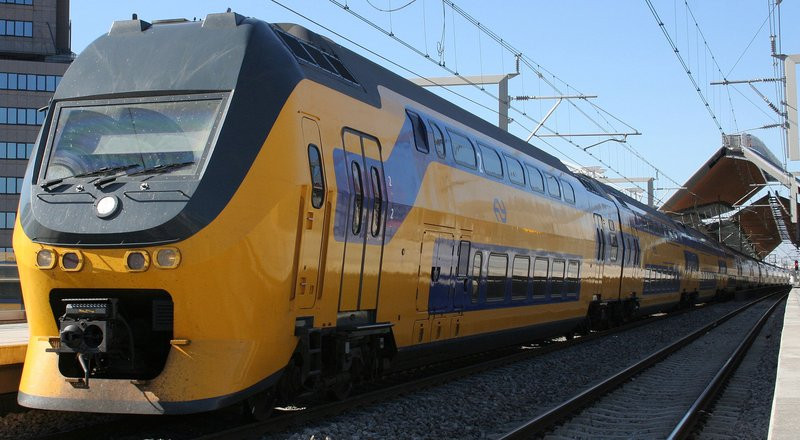 0320000007805937-photo-train-amsterdam.jpg