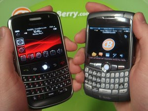 012C000001315480-photo-blackberry-9000.jpg