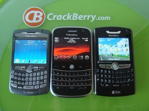 012C000001315474-photo-blackberry-9000.jpg