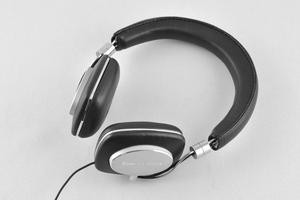 012C000004672486-photo-bowers-wilkins-p5.jpg