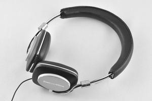 012C000004672488-photo-bowers-wilkins-p5-2.jpg