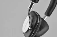 00C8000004672492-photo-bowers-wilkins-p5-finition.jpg