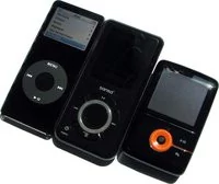 00C8000000327432-photo-sansa-e200-ipod-nano-creative-zen-v-plus-diag.jpg