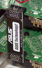 000000F000108924-photo-nvidia-sli-goldfinger.jpg