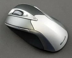 000000BE00585430-photo-microsoft-wed-8000-souris-2.jpg