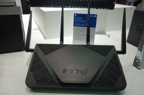 01F4000008462008-photo-routeur-synology-rt2600ac.jpg
