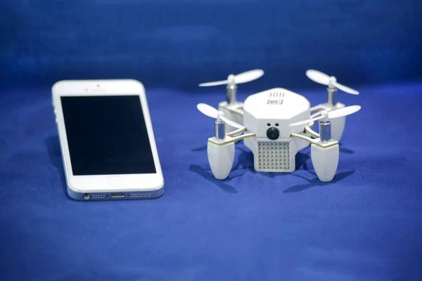 0258000008374564-photo-drone-zano.jpg