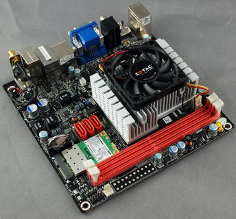 0000014002079586-photo-zotac-ion-itx-a-1.jpg