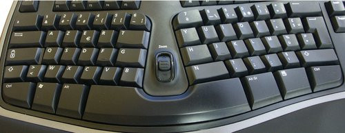 01F4000000147823-photo-microsoft-natural-ergonomic-keyboard-4000-5.jpg