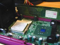 00D2000000069447-photo-epox-ex5-300s-processeur-et-chipset-sont-tr-s-proches.jpg