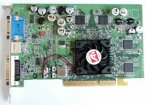 012C000000057583-photo-carte-ati-radeon-9600-pro-1.jpg