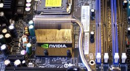 0000008C00404774-photo-evga-nforce-680i-sli-3.jpg