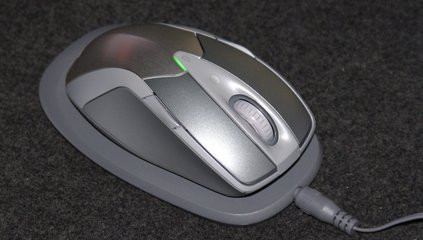 000000F000364911-photo-microsoft-wireless-laser-mouse-8000.jpg