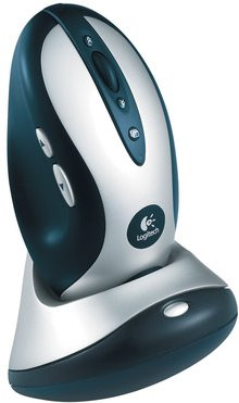 00DC000000055209-photo-souris-logitech-mx700-sur-sa-base.jpg