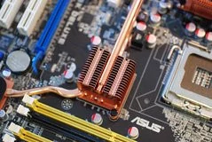 000000A000502961-photo-asus-p5k-deluxe-d-tail-1.jpg