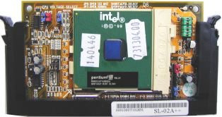 013A000000044266-photo-pentium-iii-600e-fcpga-adaptateur.jpg