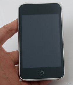 00FA000003198704-photo-prototype-ipod-touch.jpg